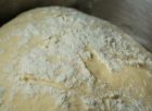 vit kladdkaka med hallon